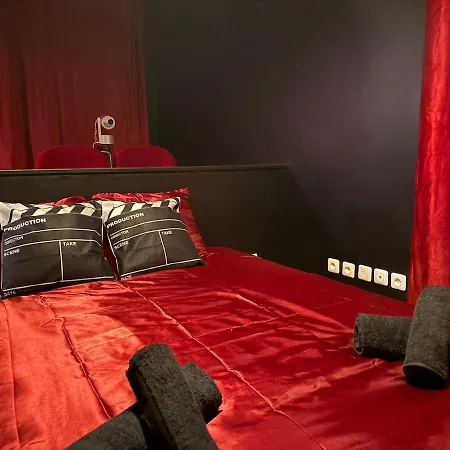 Le 7emeart-cinema Room-grand Ecran-netflix-centre 佩皮尼昂
